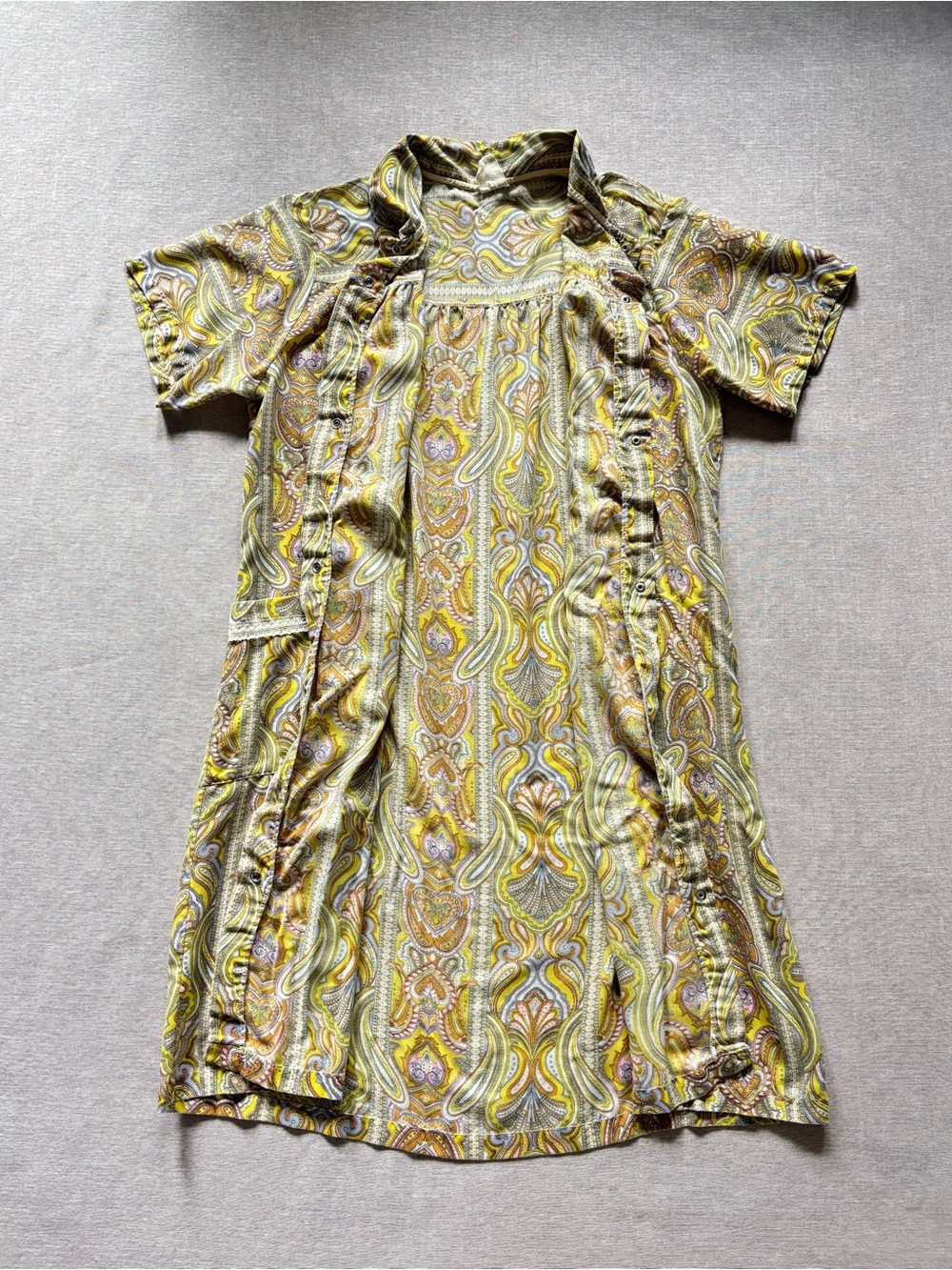 Vintage pastel pink yellow paisley mumu dress in size Medium